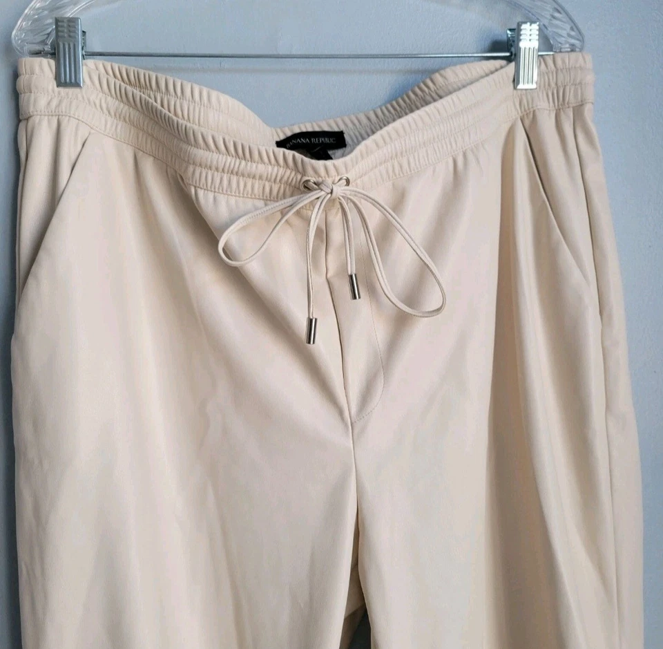 Новый с Ярлыками!! Брюки для бега Banana Republic кремовые искусственная/веганская кожа размер XL - Изображение 3 из 4