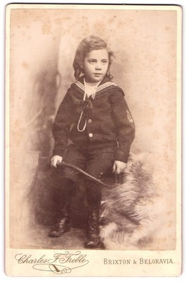 Fotografie Charles F. Treble, Brixton, Buckingham Palace Road, Kind in Matrosen 