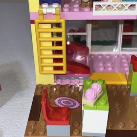 Lego Juniors Family House 10686, ages 4-7 has manual, no box