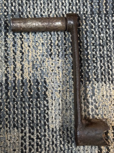 Wisconsin V4 Engine? Hand Starting Engine Crank vintage hit miss interest