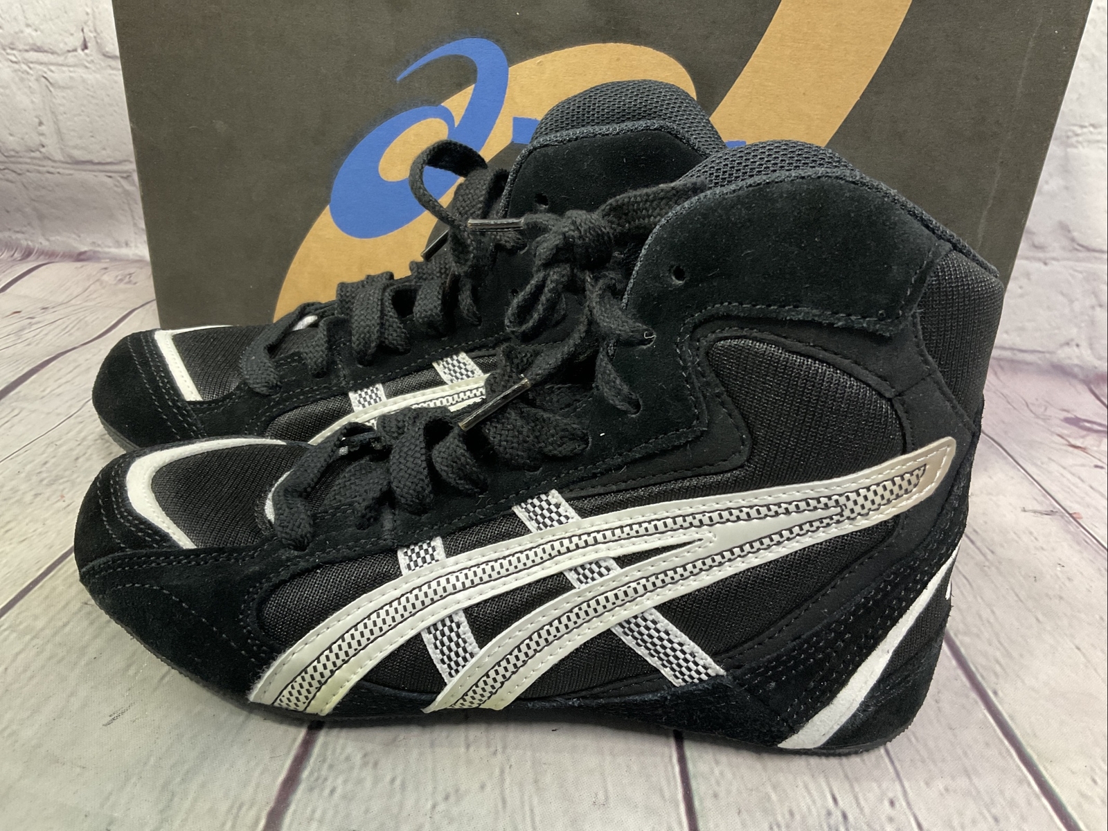 Asics Mosh Youth Wrestling Shoes Size 3.5 Black White New Other With