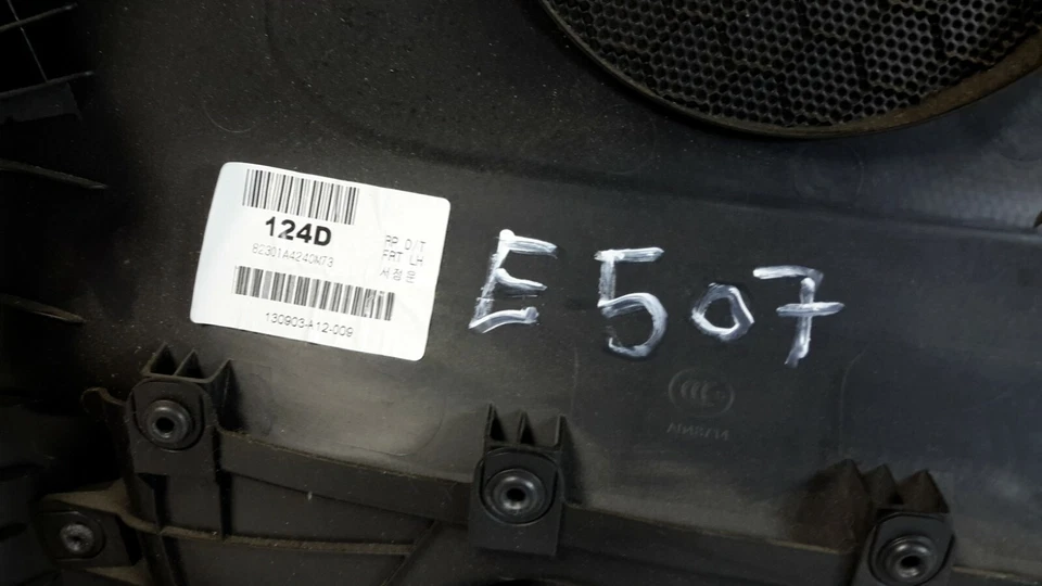 2014-2016 Kia Rondo Interior Door Trim Panel Left Front Driver OEM  Foto 3 de 4