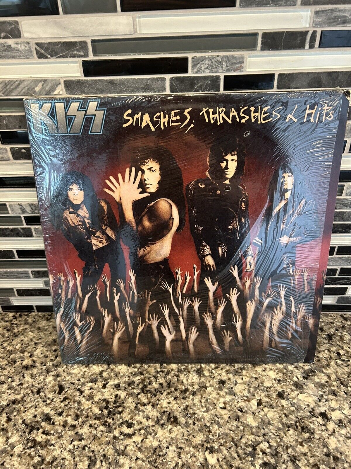 KISS-Smashes, Thrashes, and Hits-Vinyl LP 1988 Polygram Records WITH Shrink