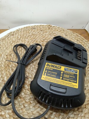 DEWALT DCB101 12V - 20V MAX Lithium ion Battery / Charger DEWALT DCB101 12V - 20V MAX Lithium ion Battery / Charger