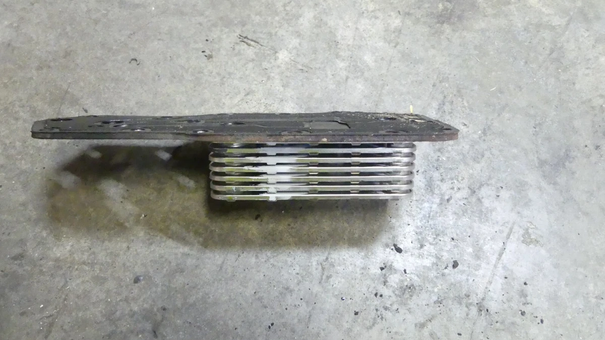 Cummins 5.9l 6BT Diesel Engine Oil Cooler 7 Plate 3921557 3957544 