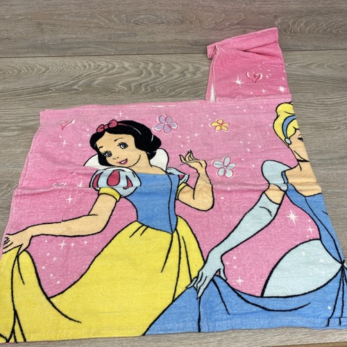 Telo bagno Disney Princess con cappuccio 51 x 35,5" Biancaneve Cenerentola spiaggia piscina - Foto 4 di 4