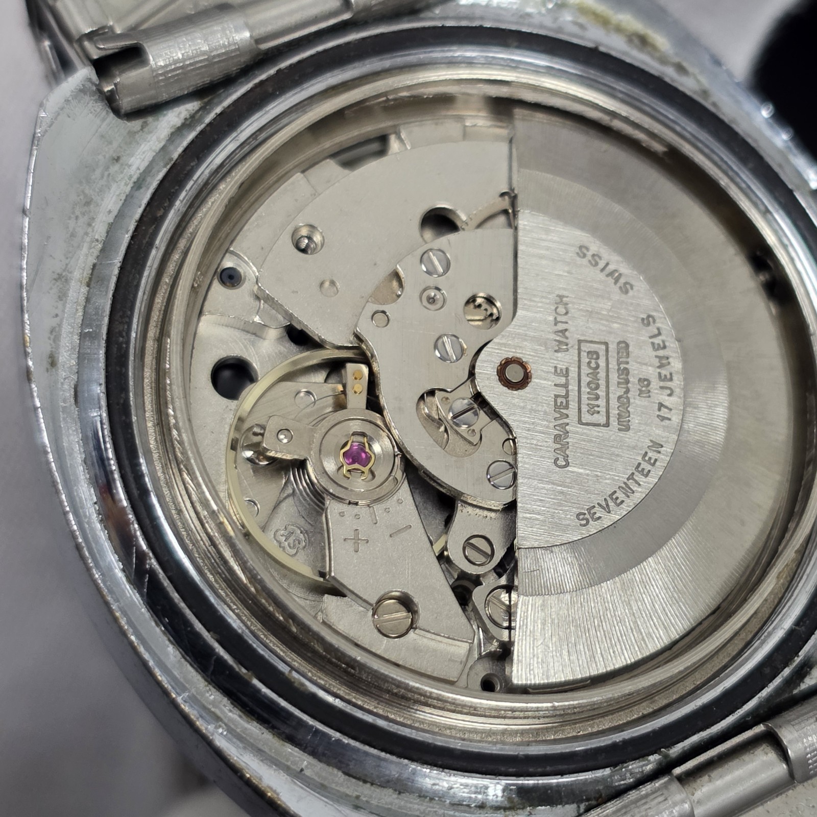 VINTAGE 1975 MENS CARAVELLE 11UOACB 17J SWISS AUTOMATIC DAY DATE WATCH BLUE DIAL