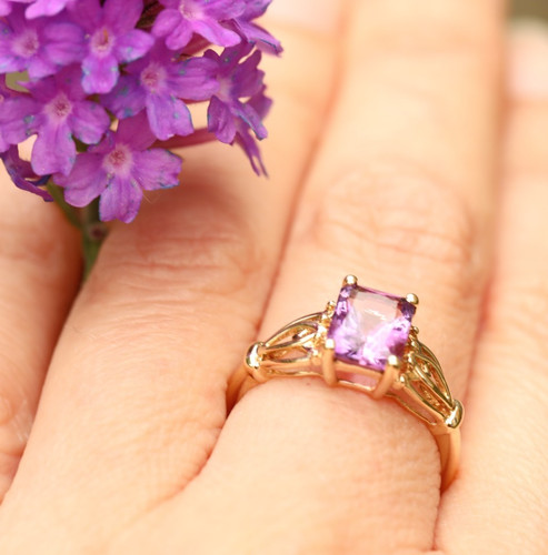 Solitaire Ring with Purple Paste Stone