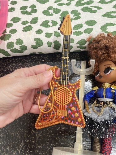 LOL Surprise OMG Remix Rock Ferocious Doll With Guitar - Picture 9 of 9