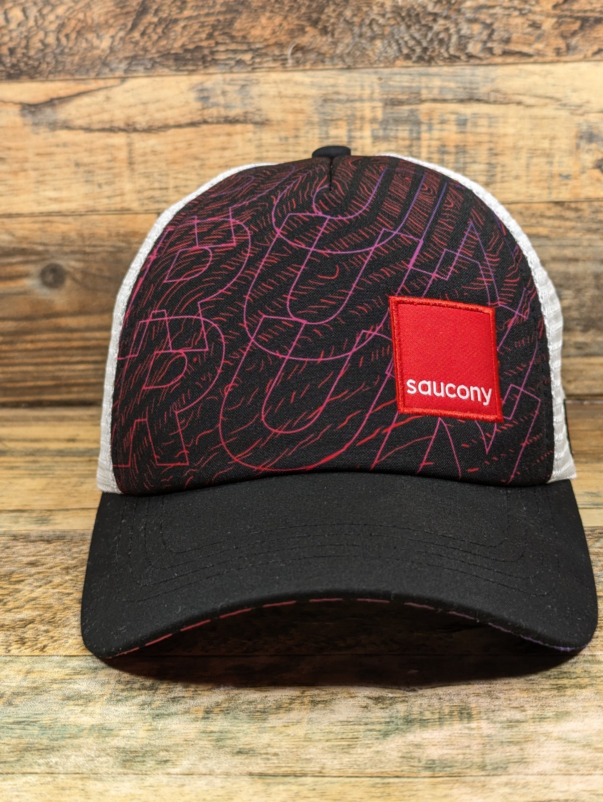 Saucony Run Mesh Snapback Hat Cap
