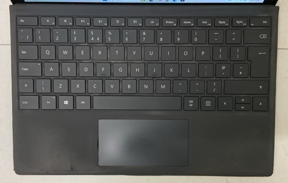 Microsoft Surface Pro 4 1724 WIN 11 PRO Core m3-6Y30 4GB 128GB SSD/Touch Issue - Image 2 of 4