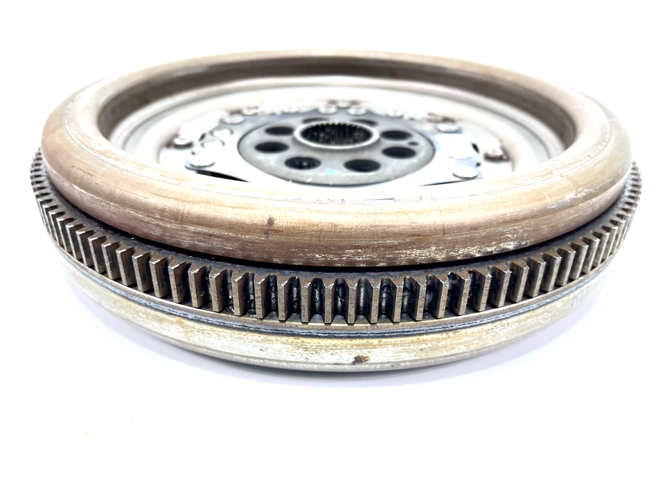 2016–2023 奥迪 TT QUATTRO S3 签名 TRANS FLYWHEEL 21K 06J105266T 原始设备制造商 (E:) — 第 2/4 张图片