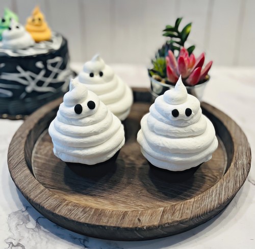 DEZICAKES Cupcake falso Halloween Comida artificial Cupcake fantasma - Imagen 4 de 7