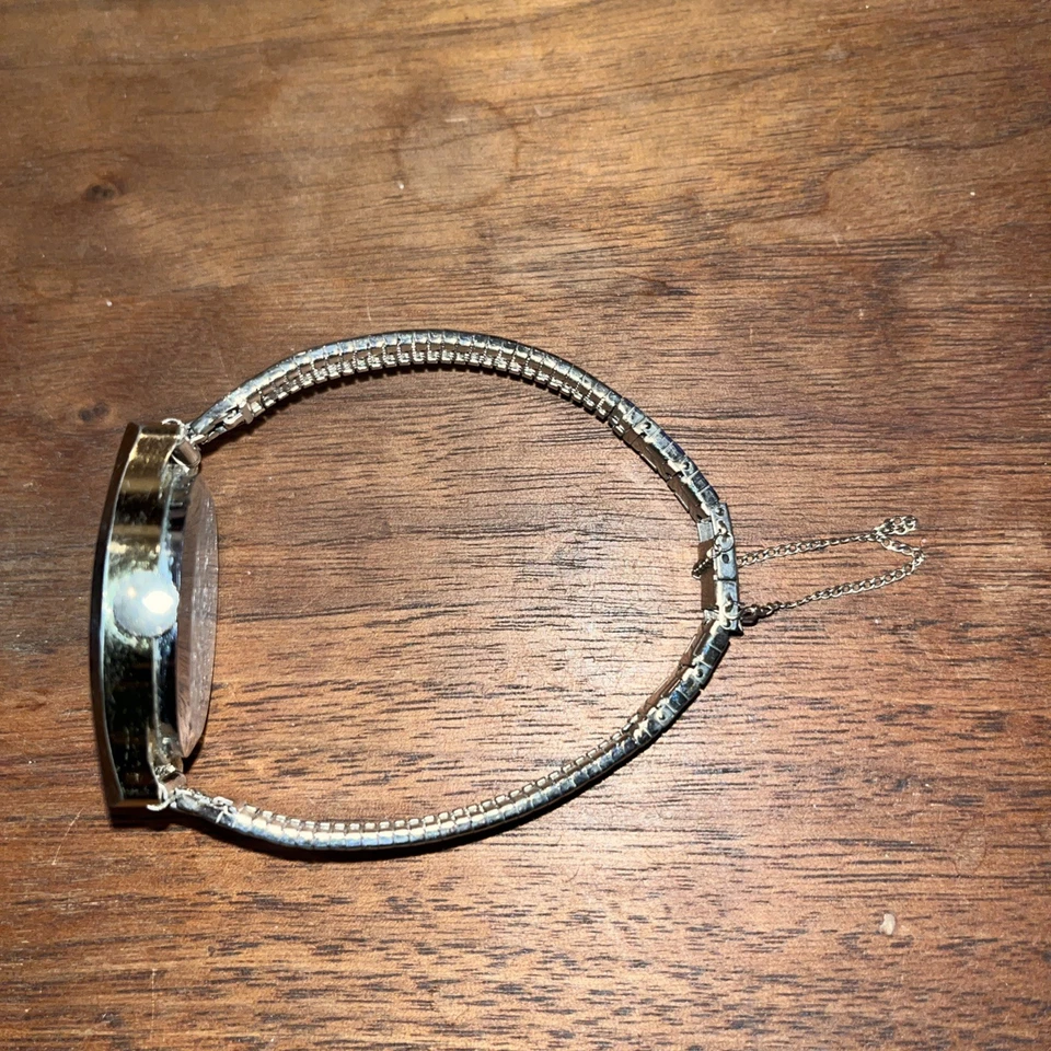 Винтажные швейцарские наручные цифровые часы Lucerne с ручным заводом винтажные наручные часы - Изображение 3 из 4