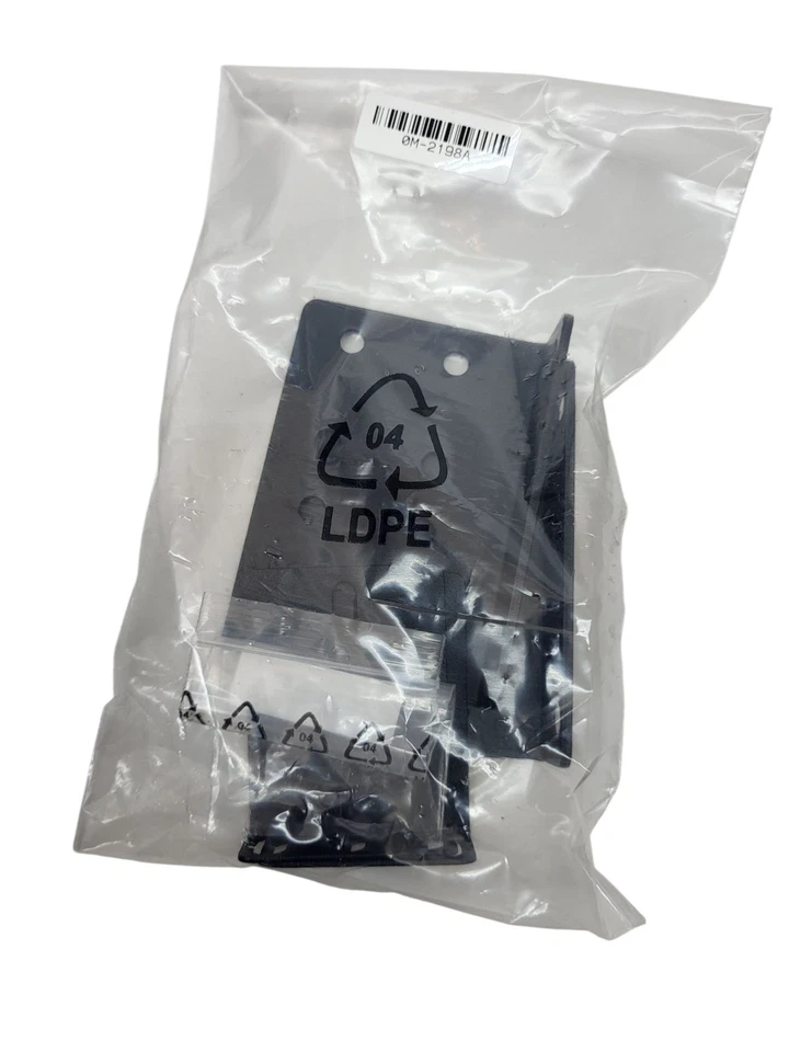 APC Rack Mount PDU, Basic 200V-230V/30A, (10) Outlets, 1U Horizontal Rackmount-- - Image 4 of 4