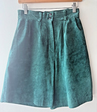 Vintage Women's Size 8 Leather Suede Pleated Long Shorts High Waist 80s 90s