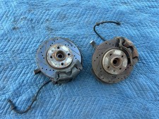 1985-1992 Volkswagen Golf Hub Pair Front Right and Left Assembly OEM