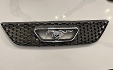 99-04 Ford Mustang Gt 1999 Front Grille Panel Trim With Chrome Mustang Emblem