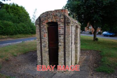FOTO WHEEL WRIGHTS OFEN IN EAST WALTON NORFOLK. EINE PLAKETTE LIEST...EIN FEUER IN TH