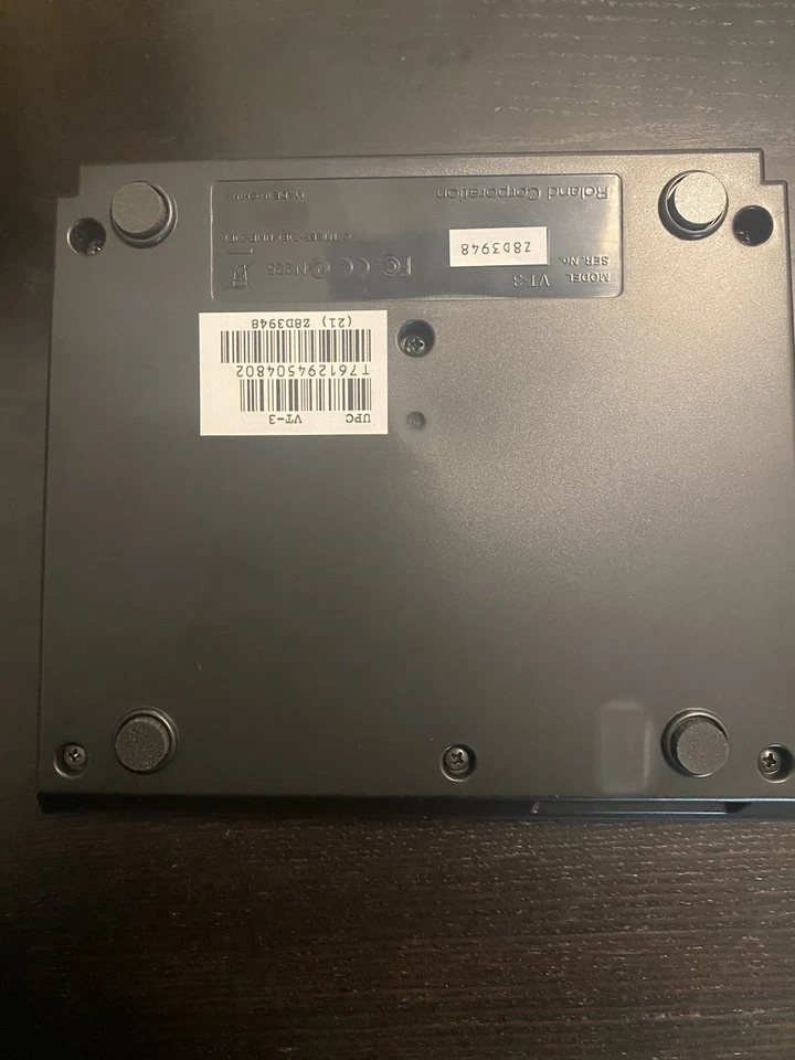 Transformador de voz Roland VT-3 - Procesador de efectos vocales con fuente de alimentación Foto 3 de 4