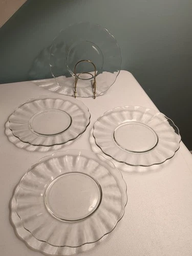Vintage NIB Anchor Hocking Snack Plates Set Of 4 Clear-scalloped Design