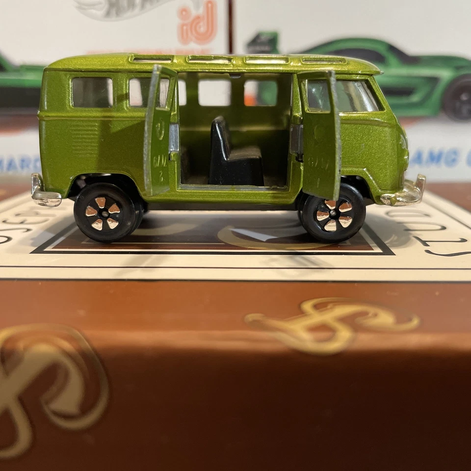 Autobús Volkswagen T1 vintage Playart VW Station Wagon fundido a presión 1/64 verde cámper Foto 4 de 4
