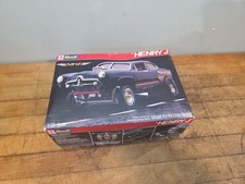 Revell 51 Henry J 1/25 Model Kit 7398 Complet...