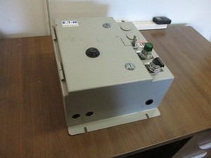 Eaton Enclosed Size 1 Starter ECN0711CHA Ser. A1 27A Type 1 Enclosure Used