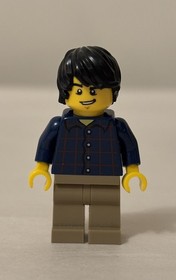 RETIRED LEGO CREATOR Lakeside Lodge 31048- 100% COMPLETE 3-in-1 Manuals, Minifig