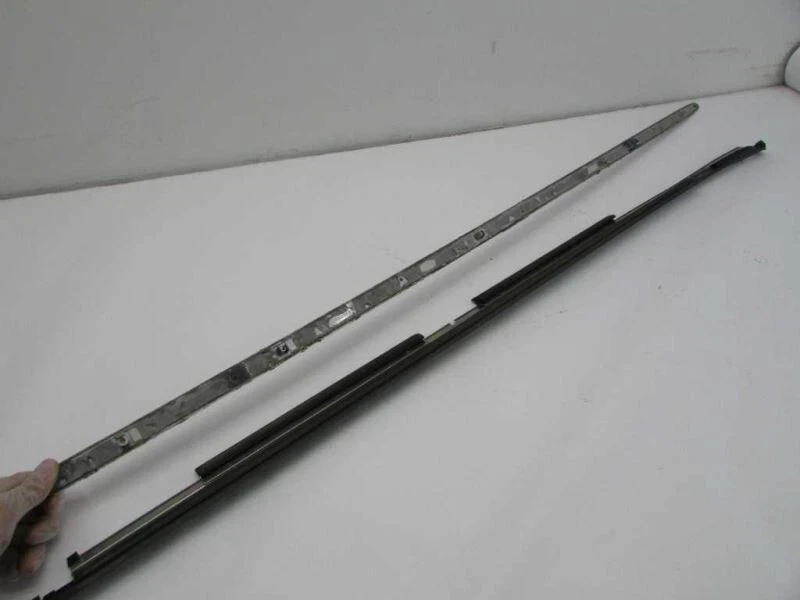 Weather Strip 皮带 STRATUS 2005 Coupe 乘客前门下模装饰 — 第 4/4 张图片