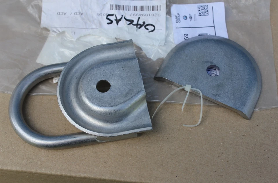 PARAGOLPES TRASERO ORIGINAL BMW E30 MTECH 1 ALERÓN CENEFA GANCHO DE REMOLQUE BISAGRA DE REMOLQUE OEM Foto 4 de 4