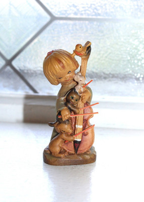Vintage Anri Carved Wood Quintet Figurine Girl Playing Violin with Animals