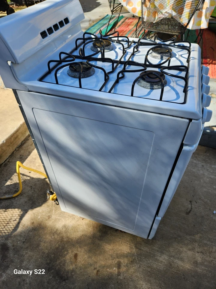 Estufa de gas Amana pequeña especial blanca con 4 quemadores (20 pulgadas 2,6 pies cúbicos de capacidad Foto 3 de 4