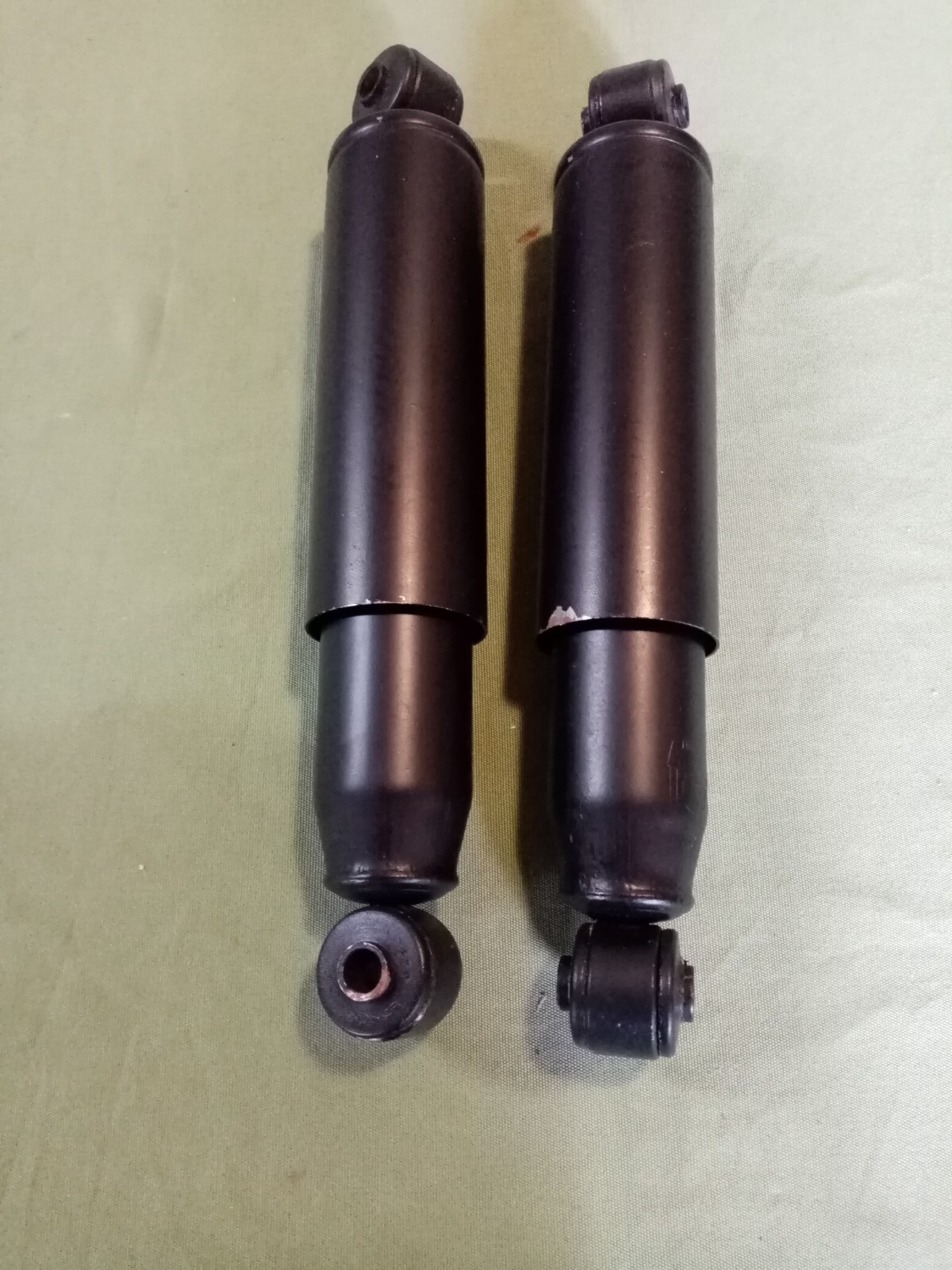 Amortisseurs AR Record Peugeot 504 Break pour stabiliser la tenue de route et la charge arrière