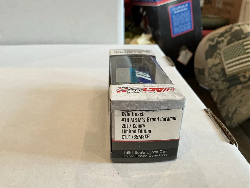 Kyle Busch M&M Caramel Pocono 2017 victoria 1/64. Foto 2 de 3