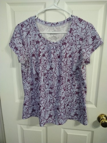 L.L.Bean Woman L Activewear Performance Top Purple Floral Pullover Short Sleeve