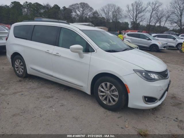 PACIFICA  2017 Glove Box 4628344 thumbnail 3