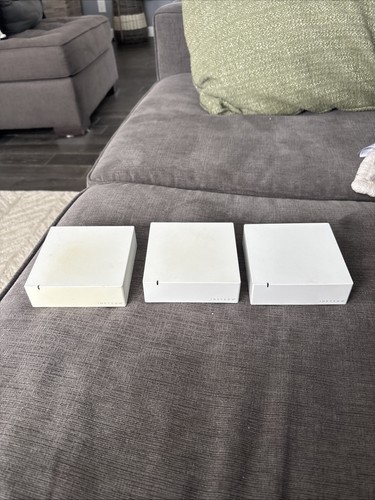 Insteon Model 2245-222 Dual Band Hub White