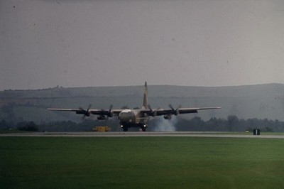 Dia Lockheed Hercules C130 Flugzeug Planespotter 35mm gerahmt CB-Q11-90