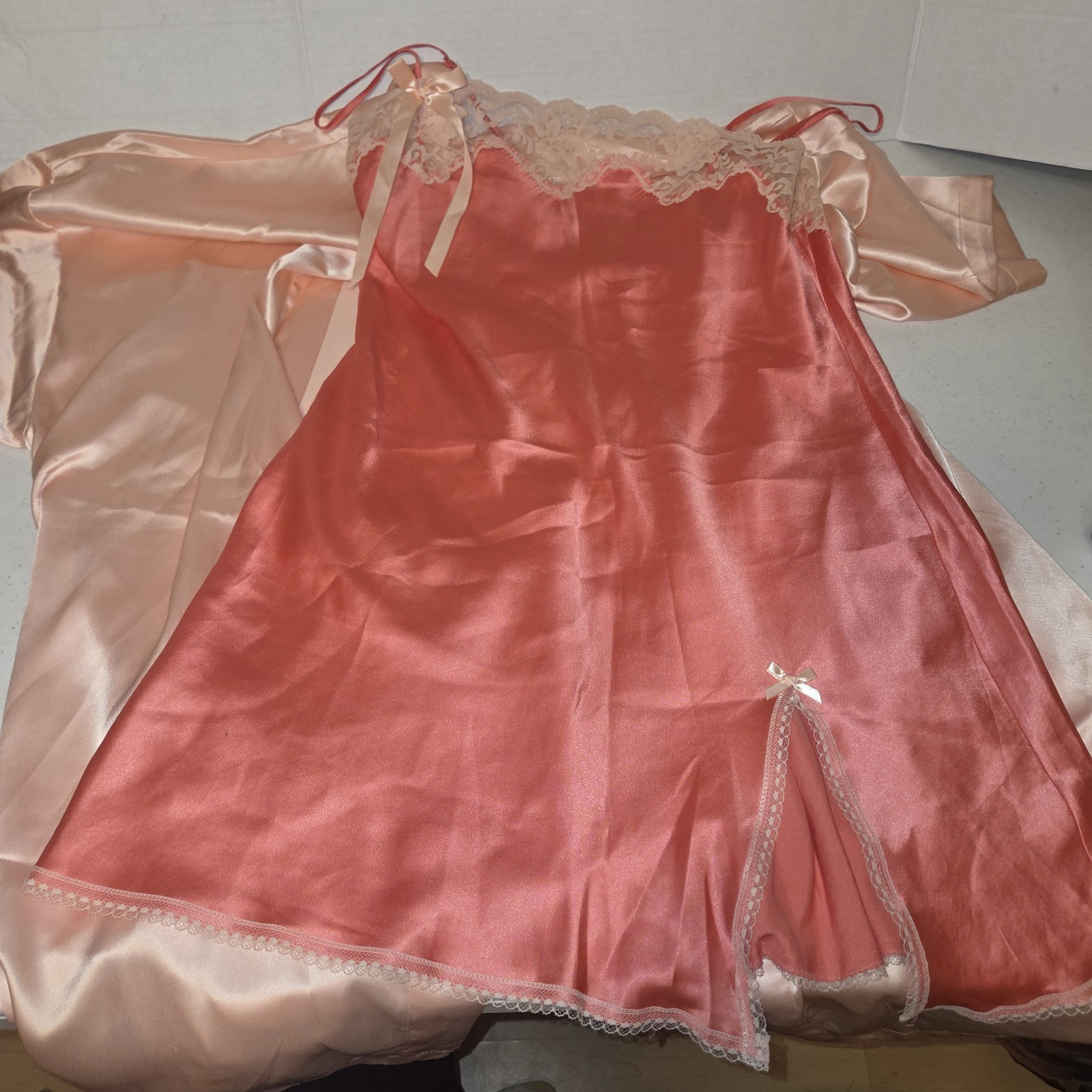 VTG Victoria's Secret Second Skin Glossy Satin Babydoll Cami Nighty Oily 2000
