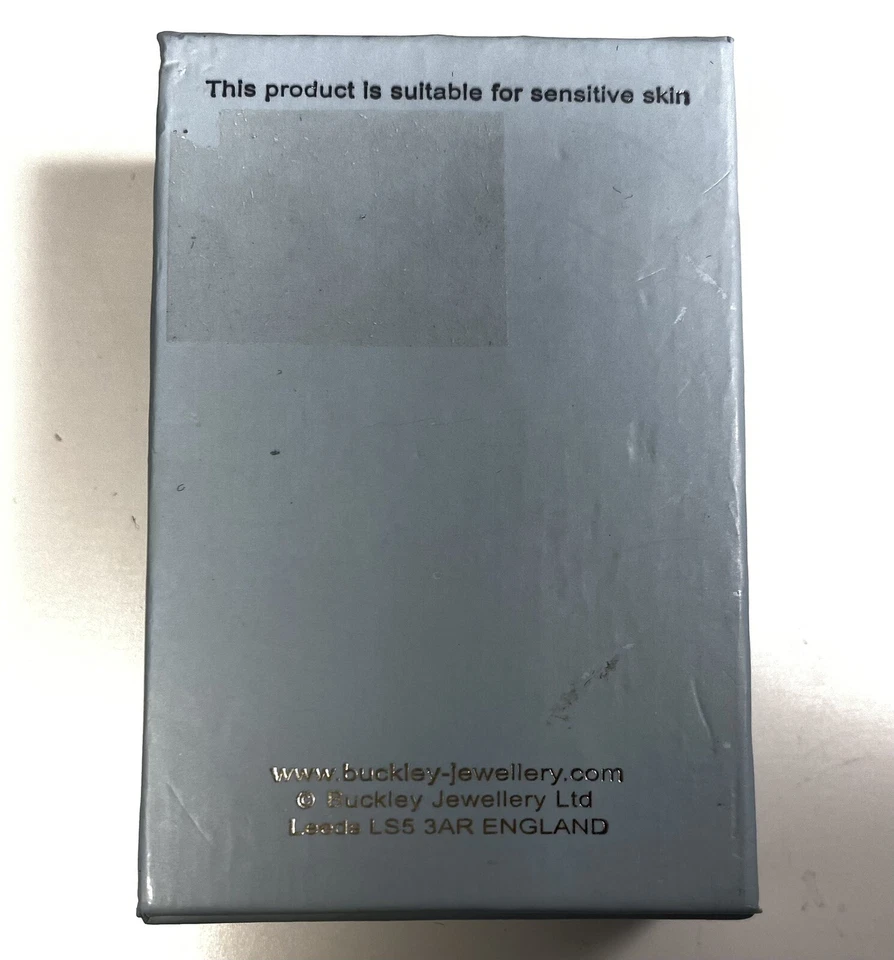 Pendientes de gota en tono dorado de inspiración vintage con detalles de ónix negro Foto 3 de 4