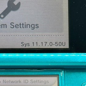 Nintendo 3DS region free Aqua Blue console / Charger / SD card /