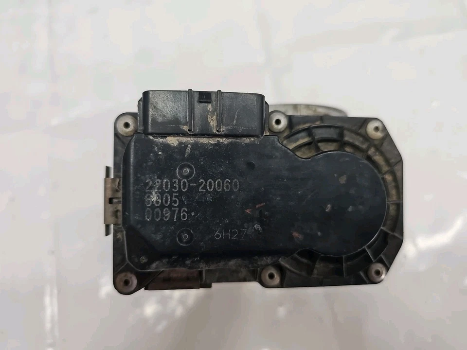 Toyota Highlander 2004-2008 Lexus RX400h carrocería del acelerador 3,3 L OEM 22030-20060 Foto 4 de 4