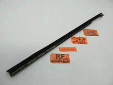 RIGHT FRONT DOOR PANEL GLASS WINDOW RUBBER SEAL STRIP WEATHER MOLDING TRIM INNER