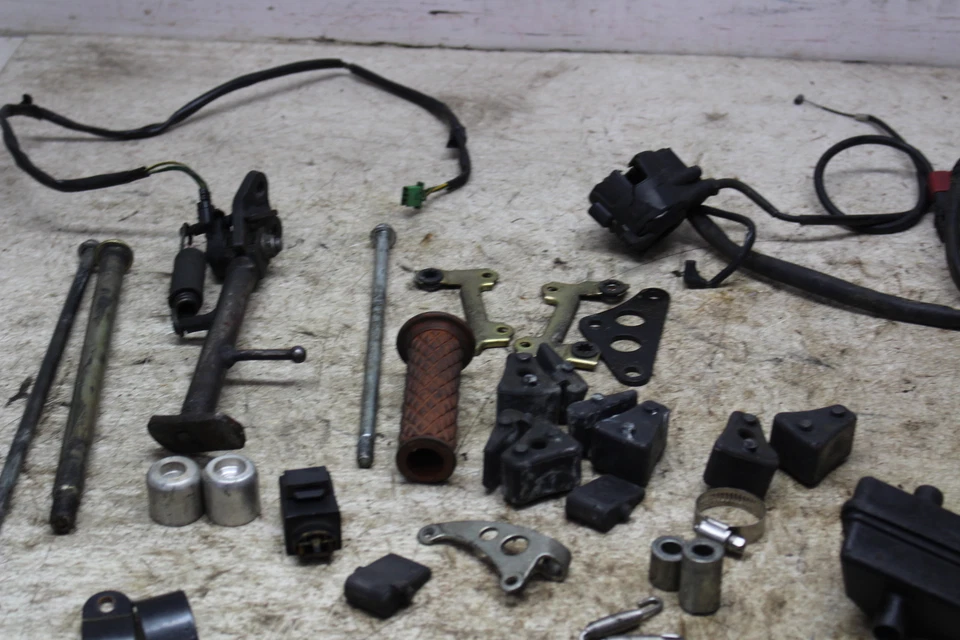 LOTE DE PIEZAS Y HERRAJES HONDA CBR600F3 95-98 Foto 3 de 4