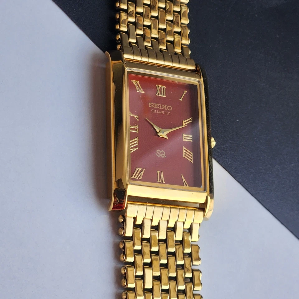 Vintage Seiko Slim Quartz Red Face Gentlemen's Wrist Watch - FREE SHIPPING - Image 3 of 4