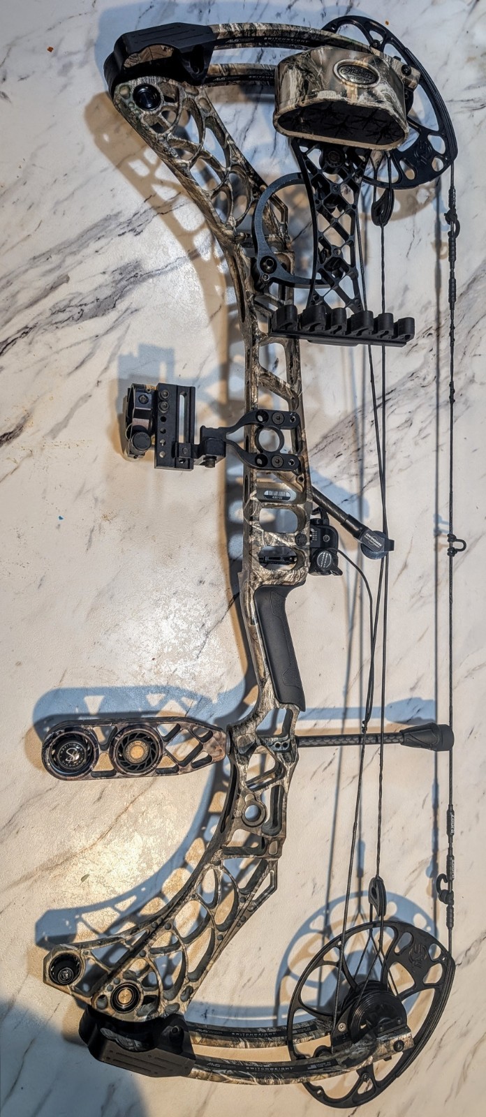 Mathews V3 31 Compound Bow Left Hand Realtree Edge 28.5" 60lb. LOADED