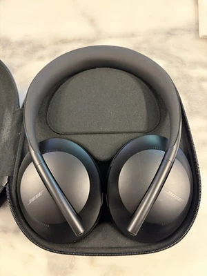 Bose Noise Cancelling Headphones 700 Over-Ear Wireless Bluetooth NC700 - Black