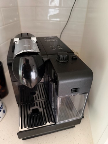 Nespresso De’Longhi Lattissima EN520.B