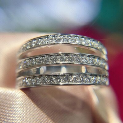 1,5 kt runder Moissanit einzigartiger dreireihiger Verlobungsring 14 K Weißgold vergoldet